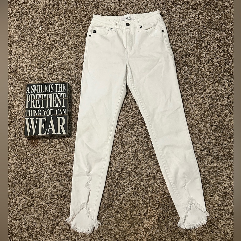 KanCan White High Waisted Skinny Jeans with Distressed Ankles size 3/25